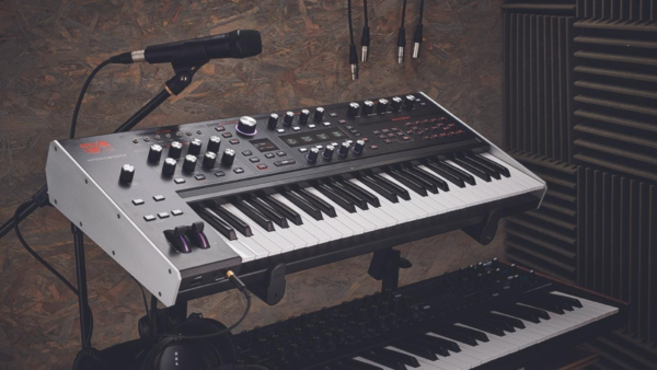 ASM Hydrasynth Explorer Synthesizer - 37 Keys, Polytouch, & Powerful Sound Design